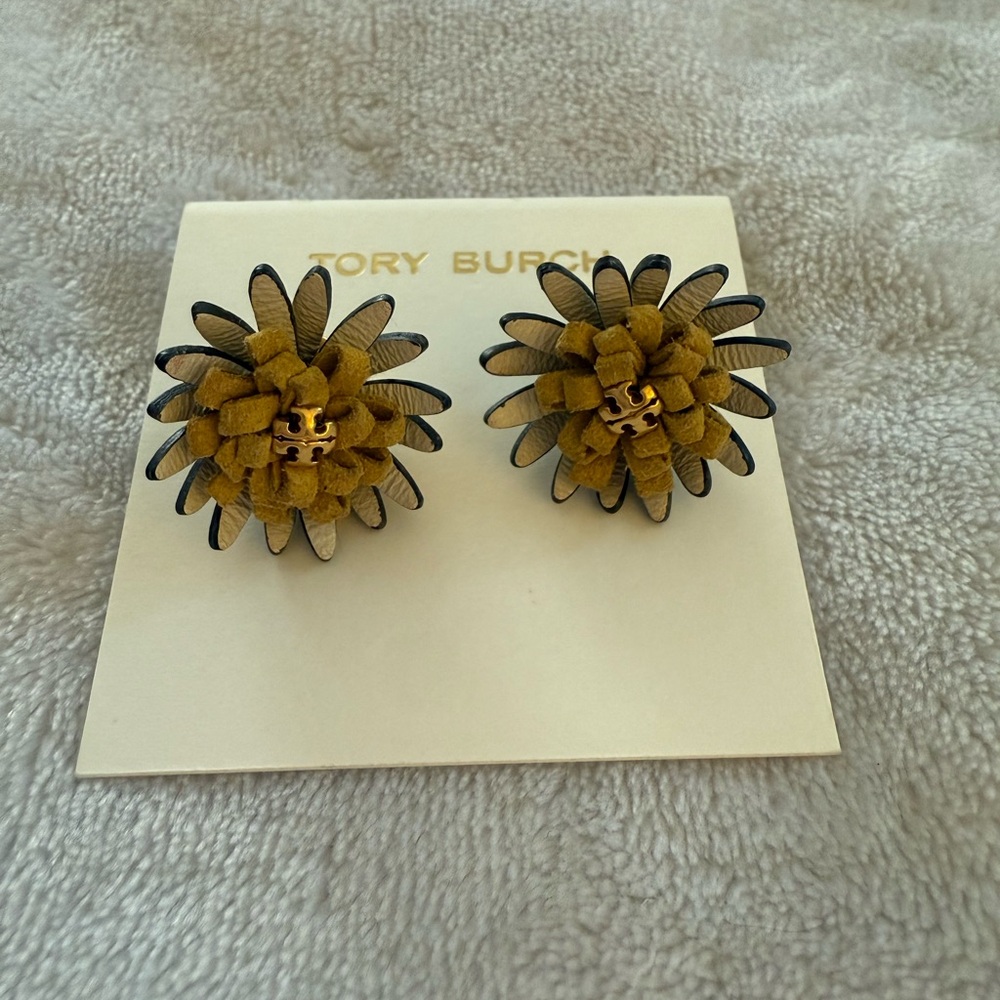 Tory Burch Gold Flowers Stud Earrings - Picture 3 of 5